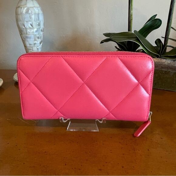 CHANEL Lambskin Quilted 19 Long Zipped Around Wallet Pink RARE - Picture 3 of 12